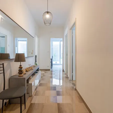 Giardino Al Mare By Interhome Daire