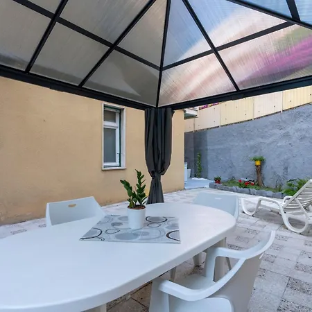 Giardino Al Mare By Interhome Daire Sanremo
