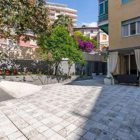 Giardino Al Mare By Interhome Daire