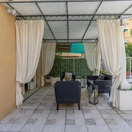 Giardino Al Mare By Interhome Daire Sanremo
