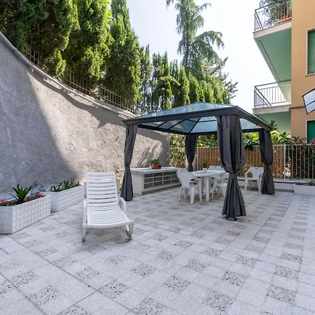 Giardino Al Mare By Interhome Daire